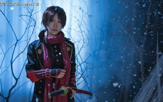 《刀剑乱舞》加州清光cos，雪景的氛围与人物融合，竟好看到令我眼里有光！